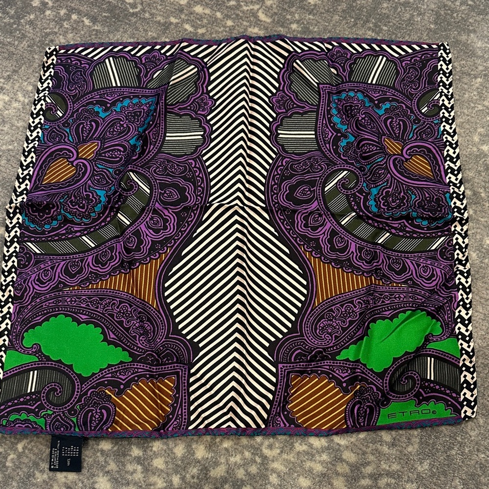ETRO POCKET SQUARE 100% SILK NWOT